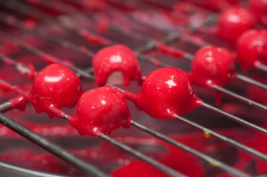 Fransız mousse kek ayna sır ile. Modern Avrupa tatlı. Lezzetli mousse kek hazırlanması. kavramı, pişirme, pişirme ve şekerlemeler