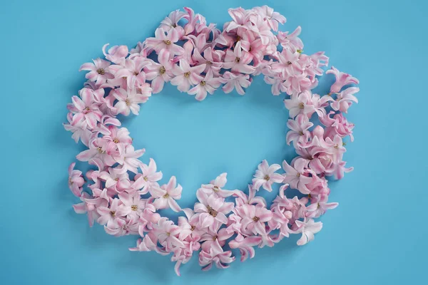 Komposisi Bunga Kemarahan Terbuat Dari Bunga Hyacinth Pink Dengan Latar — Stok Foto