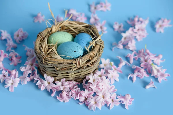 Frohe Ostern Frühling Festliche Grußkarte Mit Eiern Nest Und Frühlingsblumen — Stockfoto