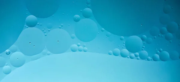 Olja Med Bubblor Mörkblå Bakgrund Abstrakt Utrymme Bakgrund Mjukt Selektivt — Stockfoto