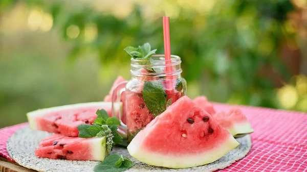 Limonade Met Ijs Munt Met Watermeloen Pot Concept Van Verfrissende — Stockfoto