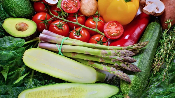 Verduras Frescas Crudas Con Hierbas Especias Concepto Entrega Alimentos Saludables —  Fotos de Stock