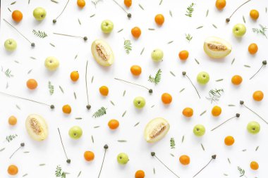 Elma, mandalina, portakal beyaz arka plan üzerinde izole da dahil olmak üzere Gıda kompozisyonu