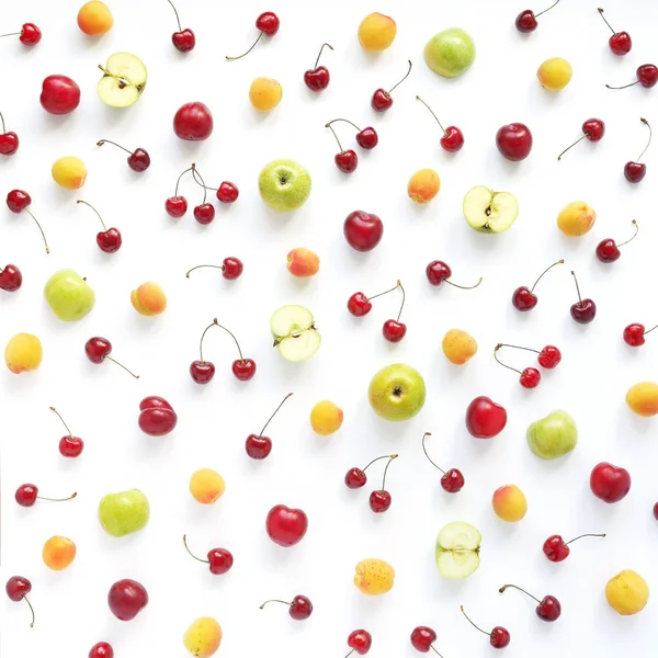 Composición Alimenticia Con Frutas Bayas Aisladas Sobre Fondo Blanco — Foto de Stock