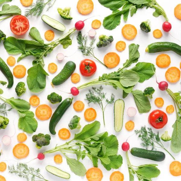 Composition Végétale Avec Carottes Rondes Concombres Tranchés Piments Tomates Brocoli — Photo