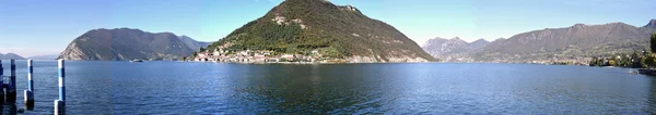 Vista panorámica de Monte Isola y Lago Iseo - Brescia - Italia — Foto de Stock