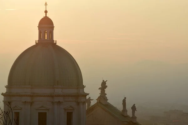 Vista panoramica sulla cupola del Duomo di Brescia — Foto Stock