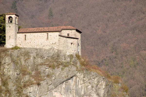 Rocca Land Nozza Met Middeleeuwse Kerk Italië — Stockfoto