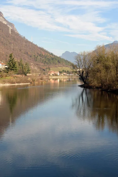 Göl Idro Valle Sabbia - Bresc dağlarında bir görünümünü