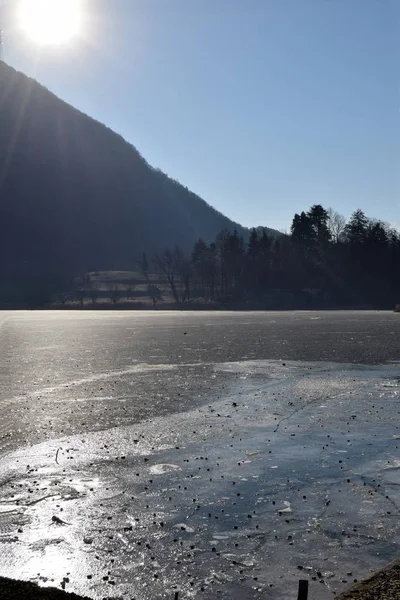 Göl Endine Tamamen Donmuş Bergamo Eyaletinde Talya Içinde — Stok fotoğraf