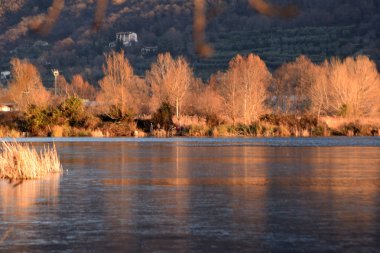 Lake Iseo - Brescia - Lombardy - İtalya donmuş bataklıkları nadir olgusu