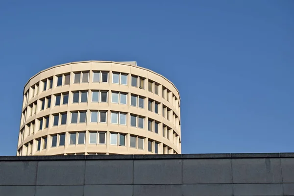 Paisaje urbano - El paisaje urbano de una ciudad moderna —  Fotos de Stock