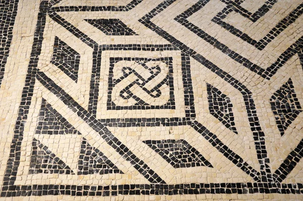 Mosaik Romawi Kuno ditemukan dalam penggalian Brescia - Italia — Stok Foto