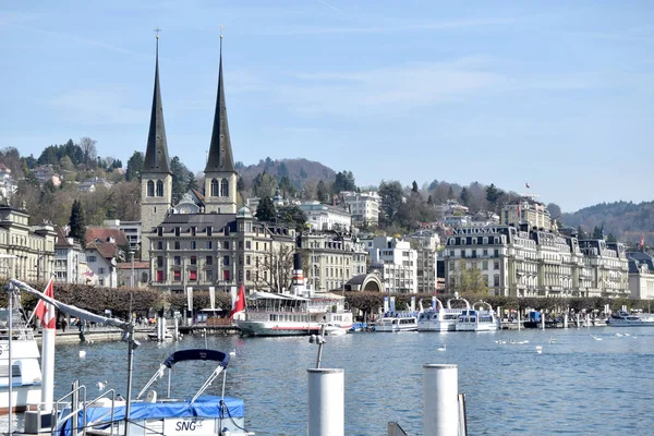 Blick auf die Stadt Luzern und ihren See - Schweiz — Stockfoto