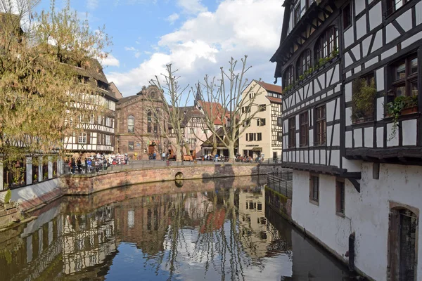 O bairro de Petite France em Estrasburgo - Alsácia - Franc — Fotografia de Stock