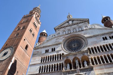 Heybetli Cremona Katedrali - Cremona - Ital cephe
