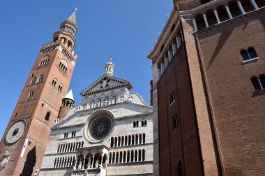 Heybetli Cremona Katedrali - Cremona - Ital cephe