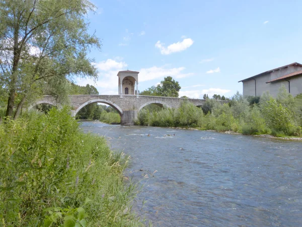 El antiguo puente romano llamado Pontenove en el país de Brescia — Foto de Stock