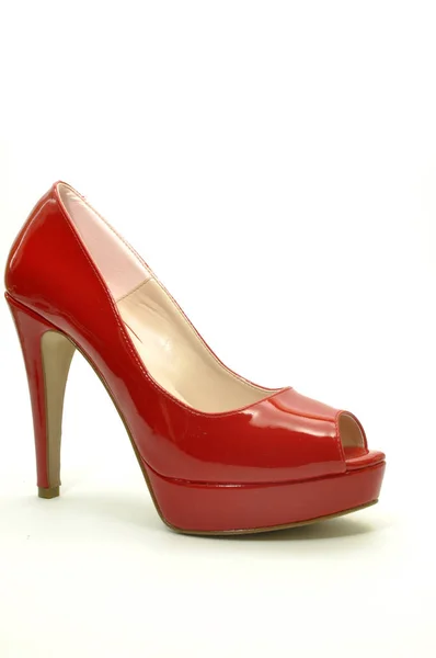 Eleganti scarpe rosse per una donna moderna 01 — Foto Stock