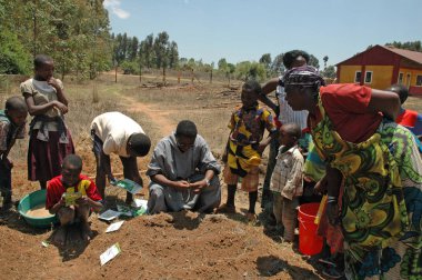 Tanzanya - Afrika Pomerini köyde kendi kendini idame ettiren proje