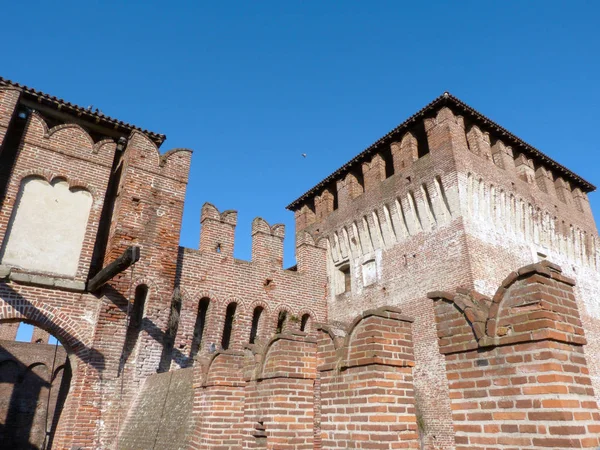 Hrady a zámky z Itálie - středověký hrad Soncino - Cremona - to — Stock fotografie