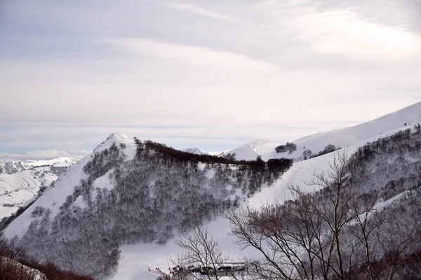 Las altas montañas de Abruzos llenos de nieve 0014 —  Fotos de Stock