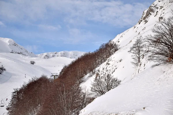 Las altas montañas de Abruzos llenos de nieve 0015 —  Fotos de Stock