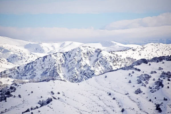 Die hohen Berge der Abruzzen mit Schnee gefüllt 0027 — Stockfoto