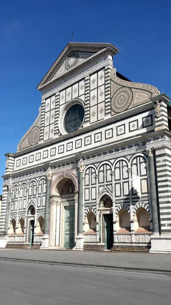 Historia del arte y la cultura en las iglesias florentinas - Santa Maria Nov —  Fotos de Stock