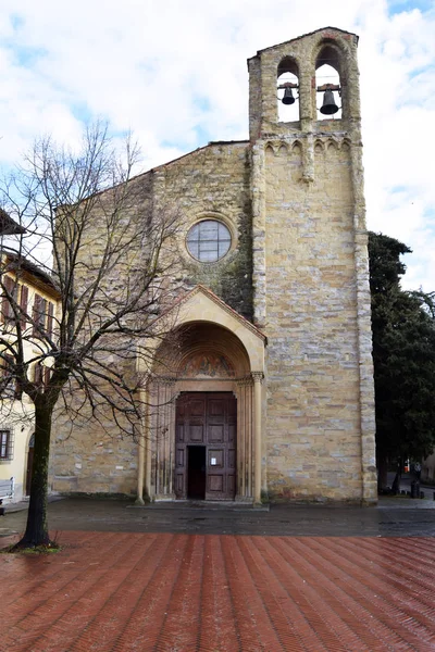 Die kirche des heiligen francis in der stadt arezzo - toskana - es — Stockfoto