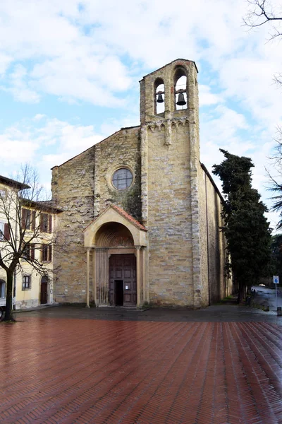 Die kirche des heiligen francis in der stadt arezzo - toskana - es — Stockfoto