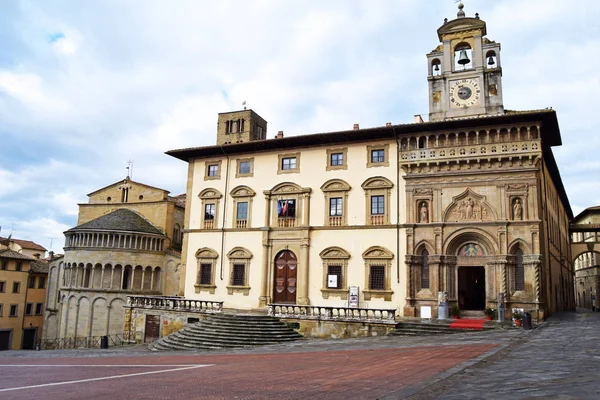 Büyük kare - Arezzo - Toskana - İtalya alınan Arezzo görünümünü — Stok fotoğraf