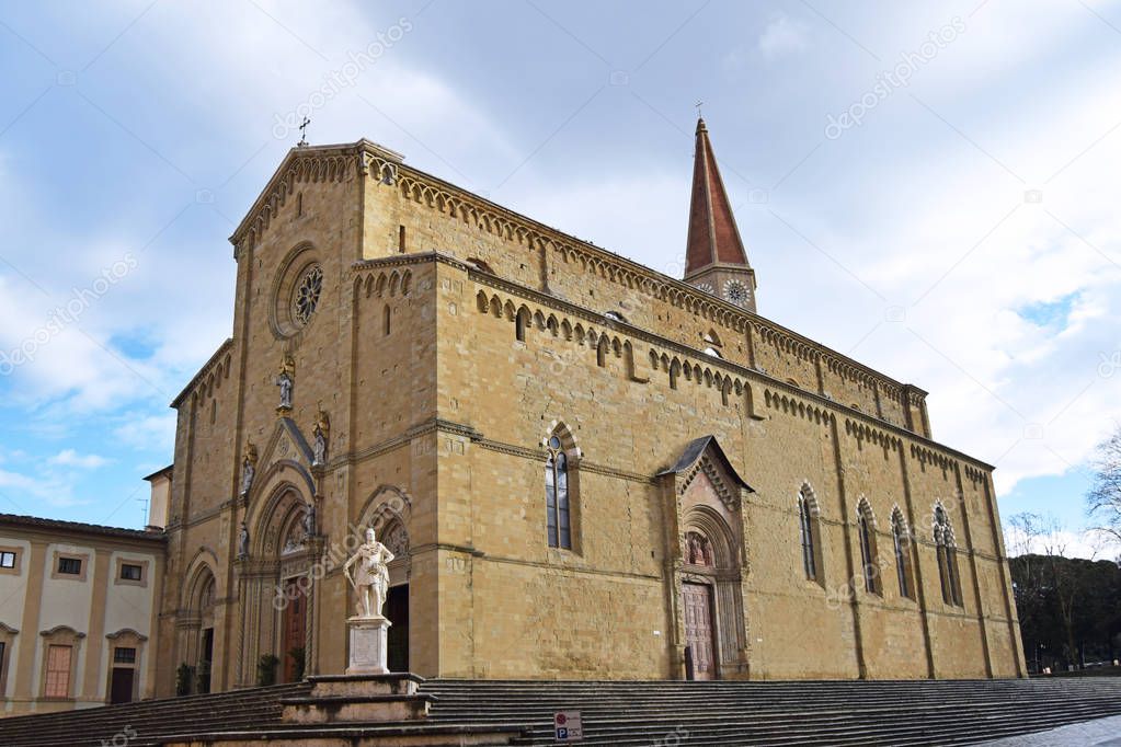 The Cathedral of Saints Peter and Donato in Arezzo - Tosacna - I