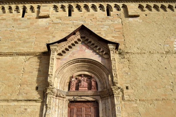 Detalhe da Catedral dos Santos Pedro e Donato em Arezzo - T — Fotografia de Stock