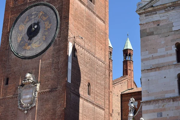 Fasáda impozantní katedrála Cremona - Cremona - Ital — Stock fotografie