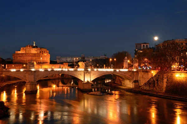 Night landscape with Castel Sant'Angelo in Rome - Italy — Stock Photo, Image