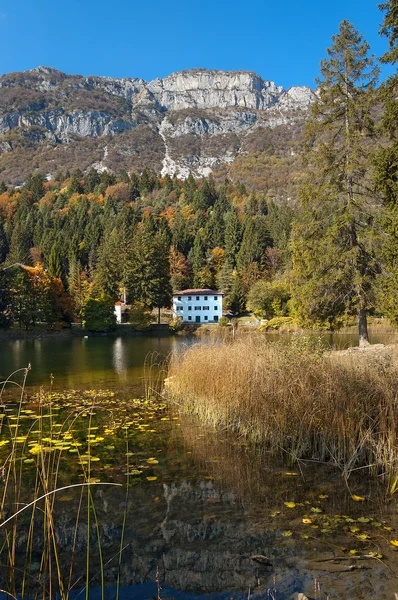 Lago di Cei - Trentino Alto Adigio Italia — Foto de Stock
