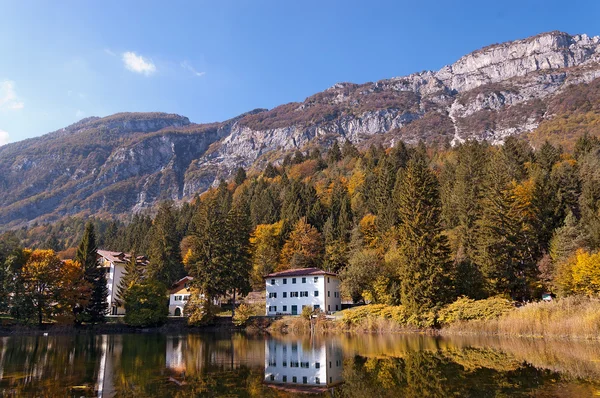 Lago di Cei - Trentino Alto Adige Italië — Stockfoto