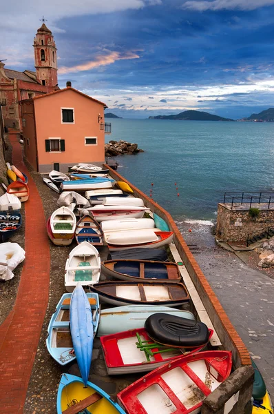 Tellaro falu alkonyatkor - Liguria-Olaszország — Stock Fotó