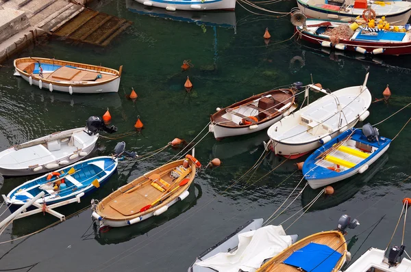 Vissersboten in de haven - Ligurië Italië — Stockfoto
