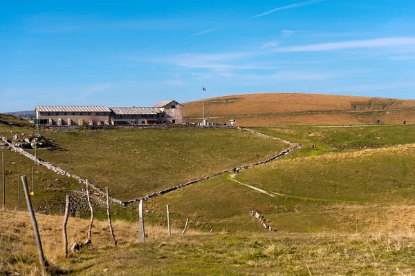 Old Farm House - płaskowyżu Lessinia Włochy — Zdjęcie stockowe