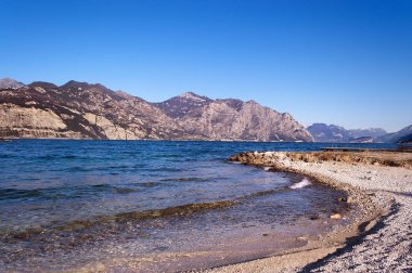 Garda Gölü kışın - Malcesine İtalya