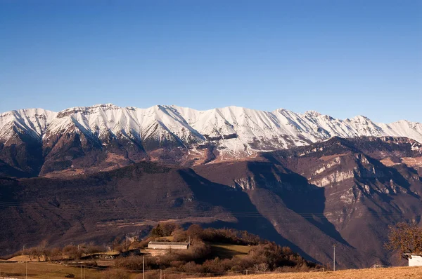 Altopiano della Lessinia e Alpi italiane — Foto Stock