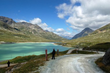 Bernina Alpler ve beyaz Lake - Poschiavo İsviçre