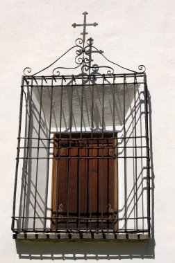 Demir ızgara - Engadine İsviçre penceresiyle