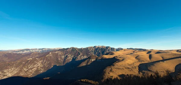 Meseta de Lessinia y Alpes italianos —  Fotos de Stock