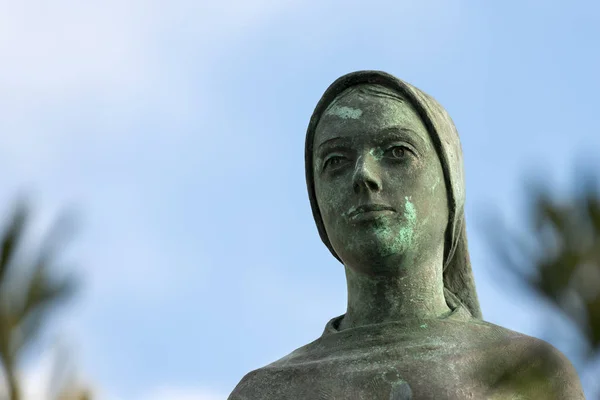 Bronzestatue der Jungfrau Maria — Stockfoto