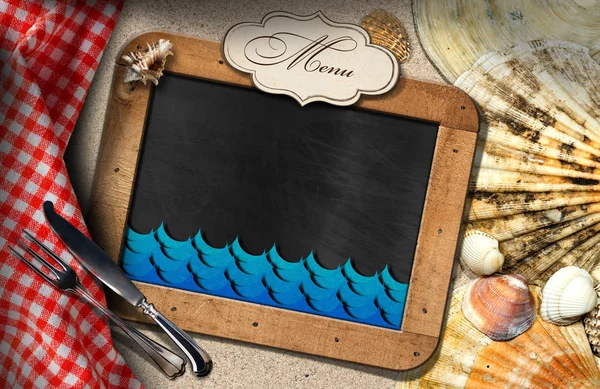 Blackboard bir plaj menüde balık için — Stok fotoğraf