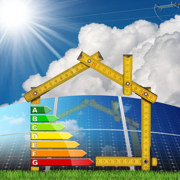 Efficienza energetica - Casa con pannelli solari — Foto Stock