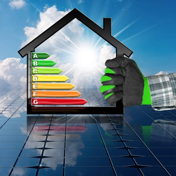 Energie-efficiëntie - huis op een zonnepaneel — Stockfoto